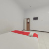 Отель RedDoorz Syariah near Ramayana Mall Tarakan, фото 16