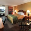 Отель Americas Best Value Inn Shawnee, фото 2