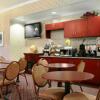 Отель Microtel Inn & Suites в Трэйси