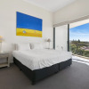 Отель Breathtaking views of Sunshine Beach - Unit 7/21 Park Crescent, фото 3