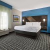 Отель La Quinta Inn & Suites by Wyndham Sulphur Springs, фото 4