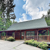 Отель Updated Parkway Retreat W/ Hot Tub & Game Room 3 Bedroom Cabin, фото 18