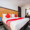 Отель OYO 13089 Hotel Gold Crest, фото 13