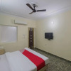 Отель OYO 84923 Hotel Crown Inn, фото 4