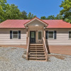 Отель Luxury And Comfort In Lake Lure~hot Tub~fire Pit 3 Bedroom Cabin by RedAwning, фото 1