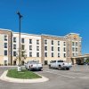 Отель Comfort Suites Grandview - Kansas City в Грандвью