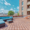 Отель Sosuite 2BR Apt w Patio W D Gym On-site Bar, фото 1