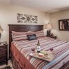 Отель Sierras Grace - Three Bedroom Cabin with Hot Tub, фото 5