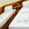 Отель Two Seasons Executive Suites, фото 6
