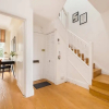 Отель The Philbeach Gardens Place - Lovely 5bdr Flat With Terrace, фото 1