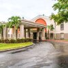 Отель Quality Suites Fort Myers - I-75, фото 34