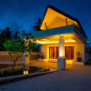 Отель Reefs Edge Hotel, фото 1
