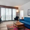 Отель Holiday Inn Express & Suites Santa Ana - Orange Co, фото 3