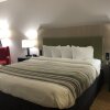 Отель Country Inn & Suites by Radisson, Topeka West, KS, фото 23