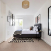 Отель The Vauxhall Bolthole - Elegant and Bright 2bdr Flat, фото 13
