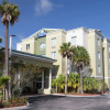Отель Days Inn & Suites by Wyndham Fort Pierce I-95, фото 1
