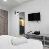 Отель Compact And Stylish Studio Apartment At Taman Melati Surabaya, фото 3