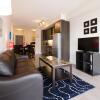 Отель Royal Stays Furnished Apartments - Missisauga City Centre, фото 2