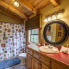 Отель Peaceful 4bed/3.5bath Luxury Cabin, Hot tub!, фото 9