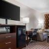 Отель Lexington Inn and Suites, фото 6