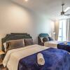 Отель City Luxury Oasis! 3 Level Condo With 360 Roof!, фото 12