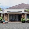 Отель RedDoorz near paris van Java 2 в Бандунге