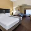 Отель La Quinta Inn & Suites by Wyndham Houston New Caney, фото 5
