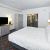 Отель Holiday Inn Hotel & Suites Calgary Airport North, an IHG Hotel, фото 6