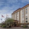 Отель La Quinta Inn & Suites New Britain/Farmington в Нью-Бритене