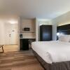 Отель Holiday Inn Express & Suites Everett, an IHG Hotel, фото 4