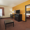 Отель La Quinta Inn & Suites by Wyndham Denver Gateway Park, фото 2