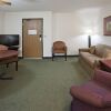 Отель Norwood Inn & Suites Eagan, фото 8