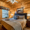 Отель Smoky Sunset Vista w HotTub Pool M View, фото 4