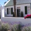 Отель Pepper Tree Cottage Beaufort West, фото 8
