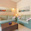Отель Fay Apartment Walk to Beach Sea Views A C Wifi Car Not Required - 2617, фото 2
