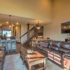 Отель 5-star Finishings Townhome. Minutes From World Class Ski Resorts, Hot Tub 4 Bedroom Home by RedAwnin, фото 16