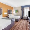 Отель La Quinta Inn & Suites by Wyndham Gonzales TX, фото 20