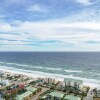 Отель Monarch by Avantstay Stunning Estate 1 Block to Beach, Swim Up Bar, Hot Tub, & Rooftop Views, фото 22