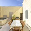 Отель Zebbug apt With Pool-hosted by Sweetstay, фото 36