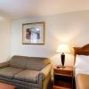 Отель Econo Lodge Inn & Suites, фото 6