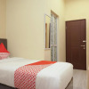Отель OYO 90033 DeHome Family, фото 10