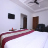 Отель OYO 11374 Hotel Pearl View Residency, фото 3