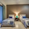 Отель Blue Beach 2 BRM apt sleeps 5, фото 15