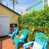 Отель Fuller House Just 3 Blocks To Beach 3 Bedroom Home by Redawning, фото 18