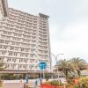 Отель Super OYO 1948 Apartement Sentul Tower в Читарингуле