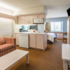 Отель Microtel Inn & Suites by Wyndham Kansas City Airport, фото 5