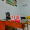 Отель OYO 1689 Sumber Urip Family Homestay Syariah, фото 14