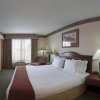 Отель Holiday Inn Express Hotel & Suites FOREST, фото 39