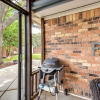 Отель Charming Fort Worth Home - 12 Mi to Downtown!, фото 16