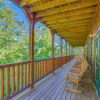 Отель Hemlock Inn - Eight Bedroom Cabin, фото 19